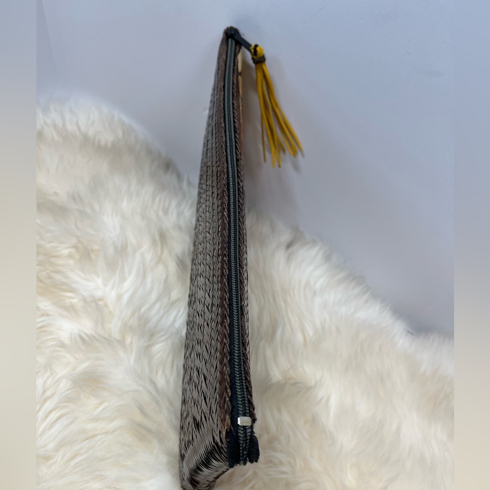 Vintage Woven Straw /Raffia and Snake Skin Zip Top Extra Large Clutch - Picture 5 of 17